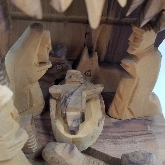 Vintage Olive Wood Nativity Scene Made in Bethlehem 6” X 6.5” Handmade Folk Art - Picture 9 of 16